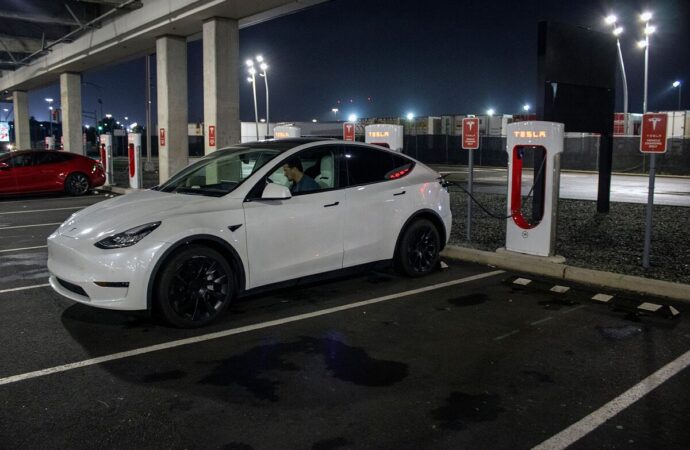 Electric Vehicle Tax Credits: Unlocking Early Access to Savings