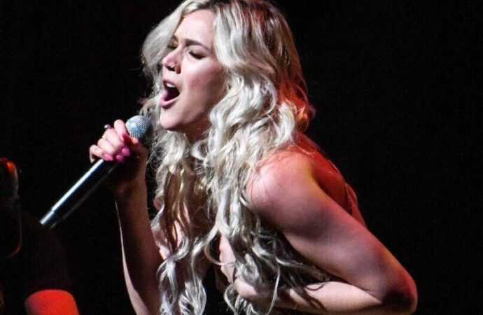 Joss Stone defies musical norms with captivating five-minute songs