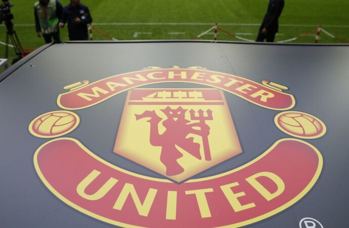 Qatar’s Sheikh Jassim Stuns with Bold Decision on $6 Billion Manchester United Bid