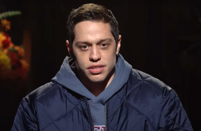Pete Davidson’s Heartrending Tribute to His Late Father on SNL Sparks Emotional Outpouring