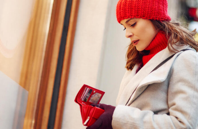 Watch Out for These 5 Holiday Money Traps That Could Ruin Your Budget