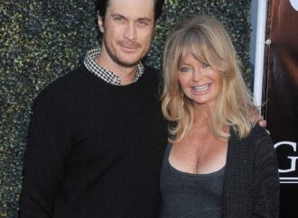 Oliver Hudson Reveals Childhood Trauma Stemming From Goldie Hawn’s Lifestyle Choices